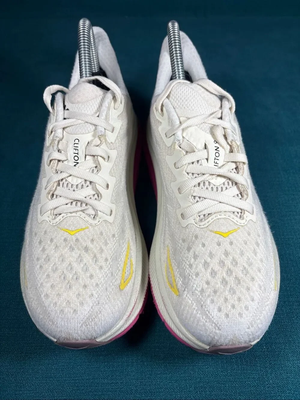 Hoka One One Clifton 9 Eggnog Passion Fruit Women's Size 6 Running Shoes 1127896